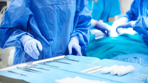 หมอผ่าหน้า ค้านกม.เข้ม แต่เปิดช่องให้ดารา ชวนไปผ่าเมืองนอก