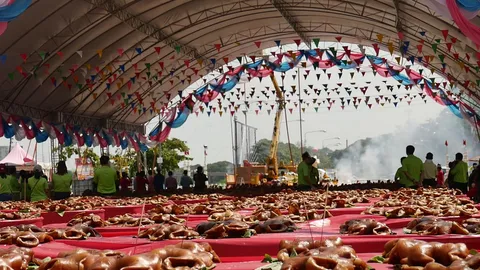 สมาคมผู้เลี้ยงสุกรพร้อมใจไหว้หัวหมู 6 ภาค ค้านนำเข้าหมูสหรัฐฯ (คลิป)