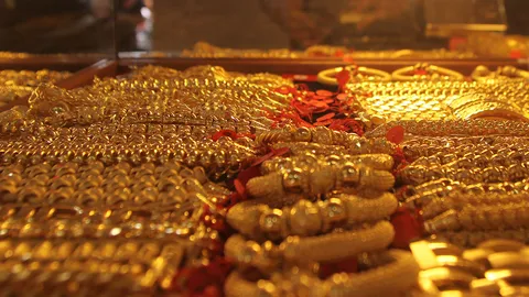 ทองไทยขยับขึ้น 100 รูปพรรณขายบาทละ 20,500