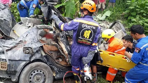 เก๋งตัดหน้าสิบล้อที่ระยอง ชนยับไฟไหม้ทั้งคัน พระคนขับตายรวด 3 ศพ