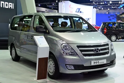 รถตู้จอมอึด HYUNDAI H1 TOURING สีใหม่ Timeless Black