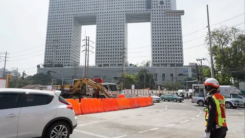 เบี่ยงจราจรรัชโยฯ เขียวย้ายท่อประปา