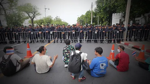 หลายทศวรรษย่ำอยู่กับที่