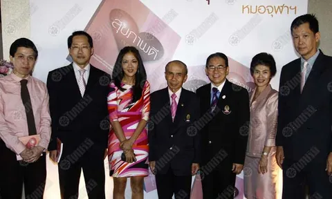 แพทย์จุฬาฯจับปากกา แนะรู้ทันโรคพบแพทย์ทันเวลา