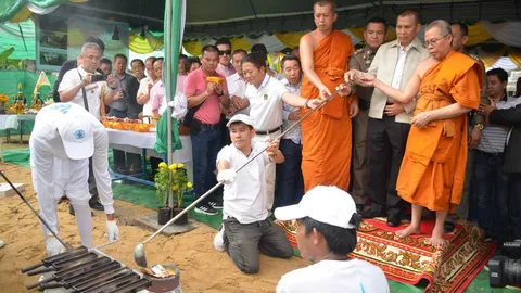 รอง ผบ.ตร. เททองจัดสร้าง เหรียญแปะโรงสี วัดศาลเจ้า ปทุมฯ 