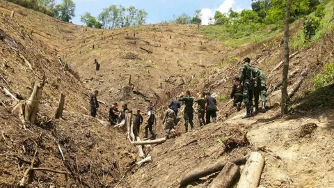 จนท.แพร่บุกยึดที่ป่าสงวน มาช้าไปนายทุนไม่รู้จักพอ ถางป่าจนเขาโล้น