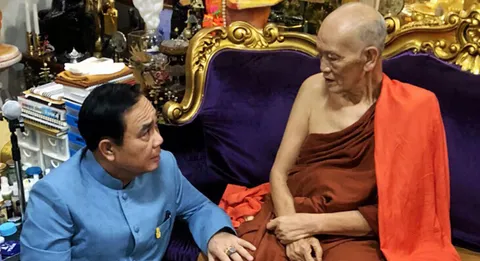 กราบหลวงปู่