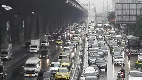 ปิดการจราจรวิภาวดีหน้าวัดดอนเมือง