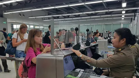 ตม.สนามบิน สรุปยอดครึ่งปี เข้า-ออกทะลุ 14 ล้าน เร่งฟิตรับมือปลายปี!