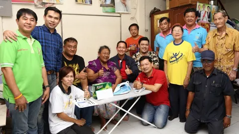 แห่ช่วยคุณยายพิการเดินไม่ได้ กัดฟันสู้รับจ้างรีดผ้าหาเงินประทังชีวิต