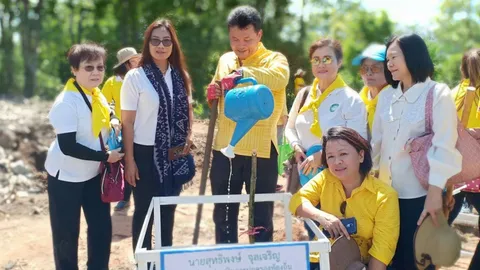 สถ.นำ ปชช.ร่วมจิตอาสา ปลูกต้นยางนา-ต้นสัก ฟื้นฟูพื้นที่เขาขยาย