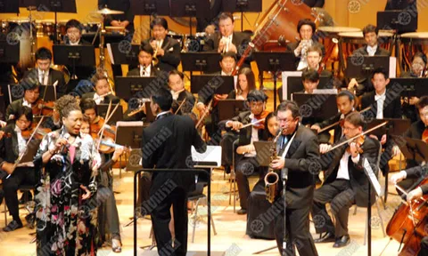 คอนเสิร์ตเฉลิมพระเกียรติ พระจอมไทย เซนต์ฟรังฯ น้อมใจถวายพระพร