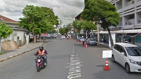 ห้ามจอดรถมหาราช จัดจราจร ร.ร.ราชินี