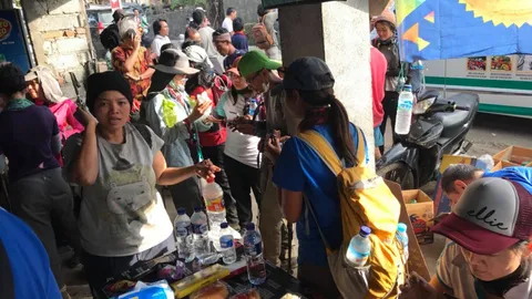 คนไทยลงจากภูเขาไฟรินจานีแล้ว 174 คน กำลังตามมาอีก 100 คน