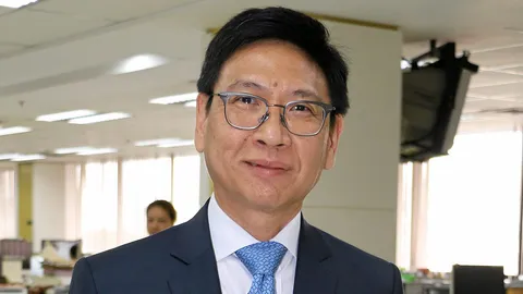 เปิดประวัติ 'กุลิศ สมบัติศิริ' ปลัดพลังงานคนใหม่