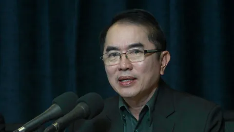 หมอวรงค์ ปลุกสังคมรู้เท่าทันทุนสามานย์ โยงจำนำข้าว 'ปู' เป็นการเมือง