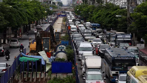 กทม.จับมือตำรวจแก้รถติดลาดพร้าว