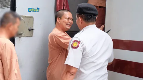 กลับเรือนจำ 