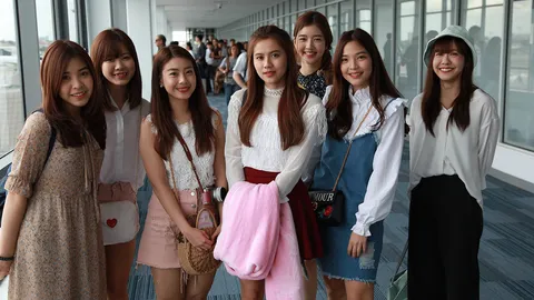 BNK48 บุกลาว ทุกมุม กับความน่ารักของสาวๆ 