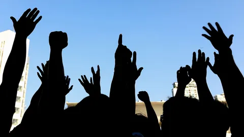 ชุมนุมเชียร์ไม่ผิด ก.ม.?