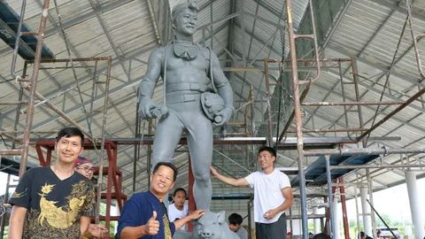 รูปปั่น 'จ่าแซม' คืบกว่า 70% สวยงามกว่าที่คิด นักท่องเที่ยวแห่ชม!