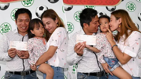 รับแล้ว 10 ล้าน น้องโบนัส เศรษฐีตัวน้อยจากทายผลบอลโลก นสพ.ไทยรัฐ 