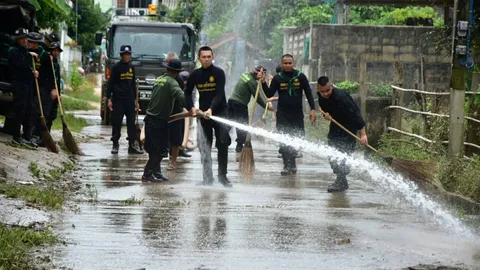 ทหาร ทภ.3 ร่วมกับประชาชน เร่งเข้าฟื้นฟู พื้นที่น้ำท่วม น่าน 