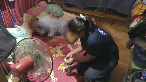 ผัวหึงโหด! แทงเมียดับพรุน 8 แผล ส่วนผัวเจ็บหนัก มีดปักอกอยู่ไอซียู!