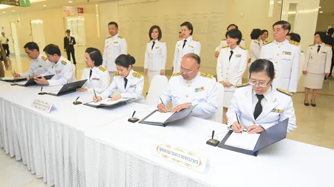 'คณะบุคคล' ถวายพระพร สมเด็จราชินี