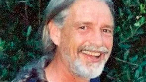 ตร.มะกันค้นบ้านหาคนหาย ผงะ! เจอศพไร้หัวในตู้ปลา