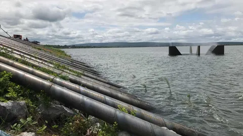 ปิดท่อกาลักน้ำ ลดระบายท้ายเขื่อนน้ำอูน-บึงกาฬ น้ำโขงลดระดับ