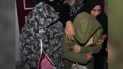 คดีแรกในมาเลย์ 2 สาวถูกเฆี่ยน 6 ครั้งตามก.ม.อิสลาม ฐานเป็นเลสเบี้ยน