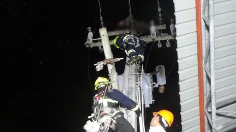 ชายลอบตัดสายไฟรง.กลางดึก โดนไฟดูดตายอนาถคาเสา