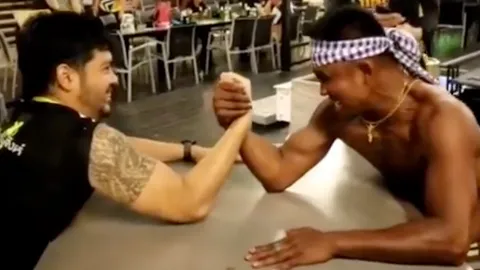 เหลือเชื่อ! ชมคลิป 'บัวขาว' งัดข้อแพ้ 'เสี่ยต๊อด'