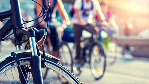 ห้ามมือถือขณะปั่นจักรยาน ดัตช์ลดอุบัติเหตุจากไขว้เขว