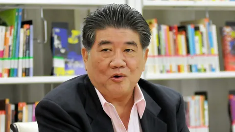 'ภูมิธรรม' ป้อง 'ป๋าเหนาะ' ปัดก้าวล่วง แนะ 'บิ๊กตู่' เปิดใจบ้าง