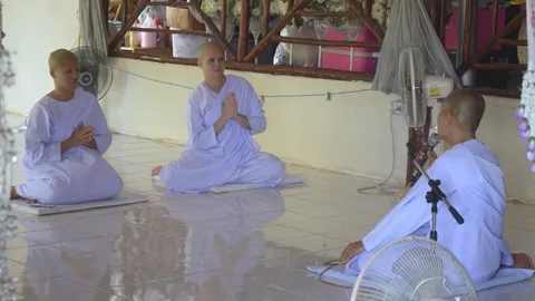 เอมี่ อาเมเรีย โกนผมบวชชี แทนคุณบิดามารดา ไม่มีกำหนดสึก 