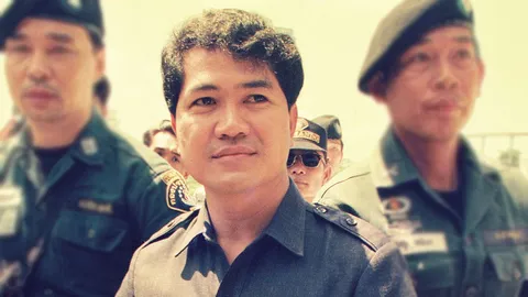 อดีตสีกากีทมิฬ