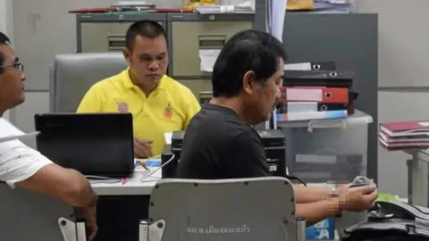 เข้าเรือนจำ