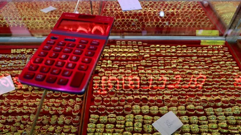 ทองราคานิ่ง!! รูปพรรณบาทละ 19,400 ลุ้นปรับขึ้น-ลง