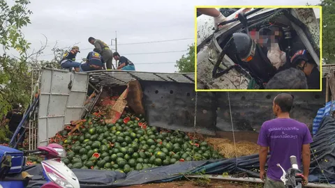 รถแตงโมเทกระจาด ตกถนนชนต้นไม้ คนขับดับ คาดหลับใน 
