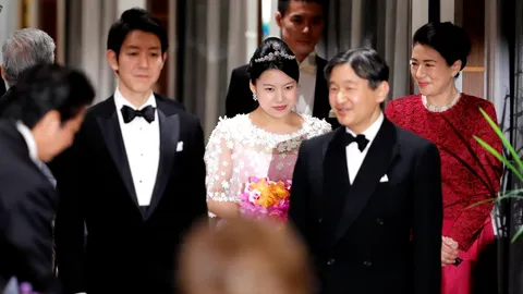 เจ้าหญิงอายาโกะ เสกสมรส หนุ่มสามัญชน สละฐานันดรศักดิ์แล้ว