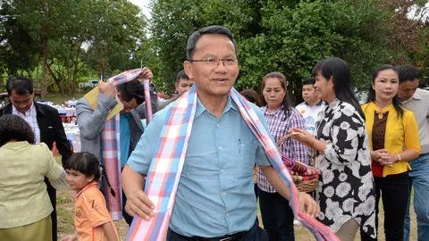 'สมศักดิ์'ยันสามมิตรไม่เงียบหาย ยันเปิดกว้างรับฟังปัญหาชาวไร่อ้อย