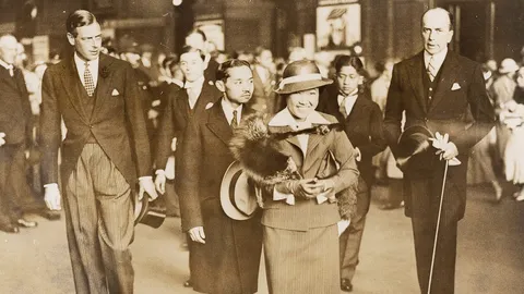 หนังสือดีน่าอ่าน "ประชาธิปก พระบารมีปกเกล้า" 125 ปี วันพระราชสมภพ ร.7