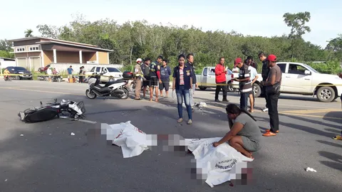 กระบะเลี้ยวกะทันหัน จยย.2 ผัวเมียเมืองคอนเบรกไม่ทัน พุ่งชนตายทั้งคู่