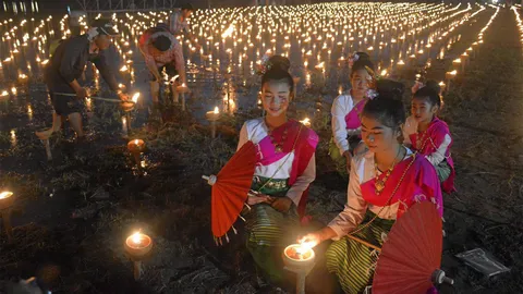 ชี้ชมอลังการสีสัน “ยี่เป็ง” ดอยสะเก็ด