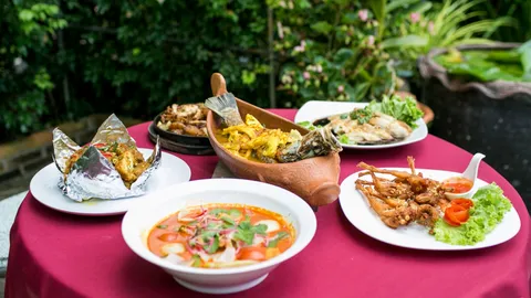 5 เมนูอร่อยเด็ดเมืองใต้ ร้านหวายร้อยลี้ เบตง แถมบรรยากาศดี!