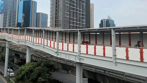 อนุมัติก่อสร้างสกายวอล์กเชื่อมสถานี 5 แยกลาดพร้าว