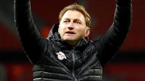 นักบุญได้นายใหม่! บอร์ดดึงกุนซือชาวเยอรมันกุมบังเหียน