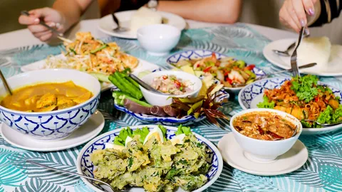 จัดจ้านร้อนแรงครบเครื่อง "เจ๊เล็ก" หาดใหญ่ ตำนานอร่อย 40 ปี